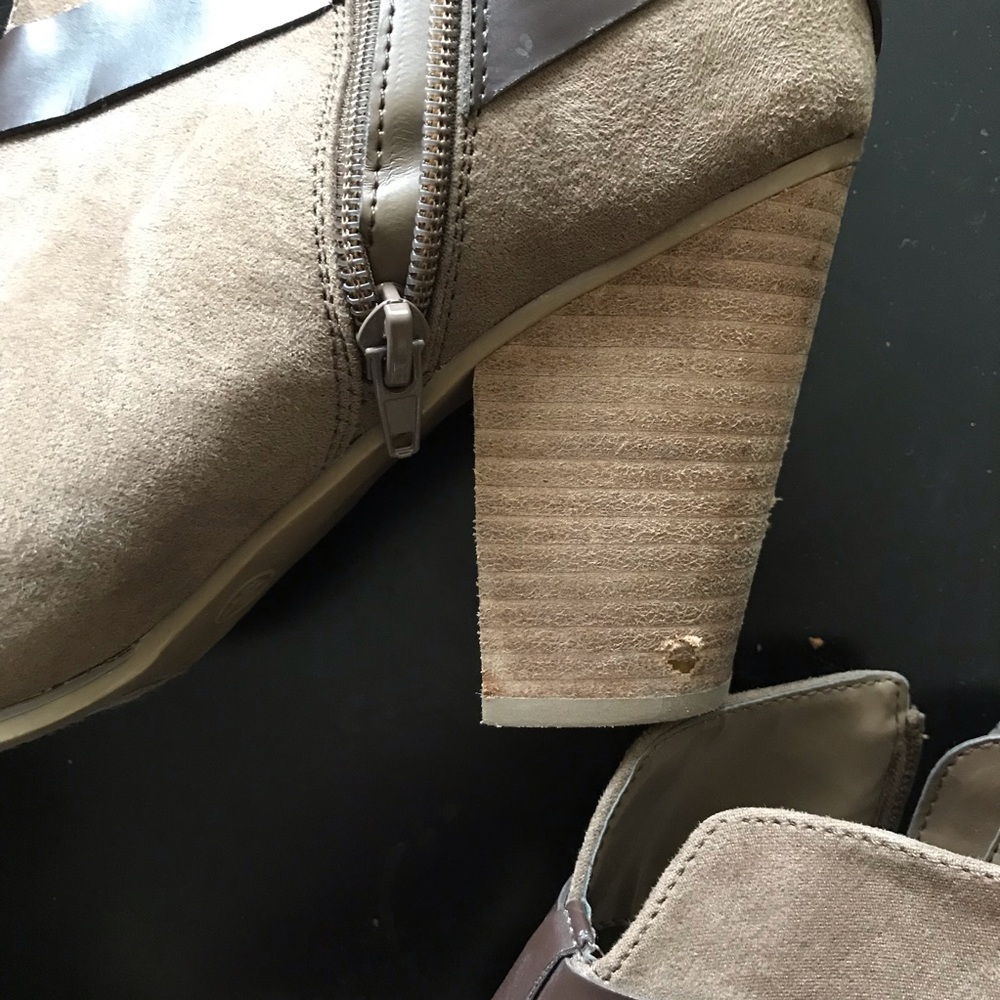 💙Carlos Tan Suede Booties - Picture 5 of 5